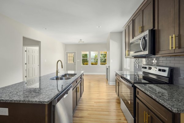 Transformez votre terrasse avec des pergolas élégantes et tendances